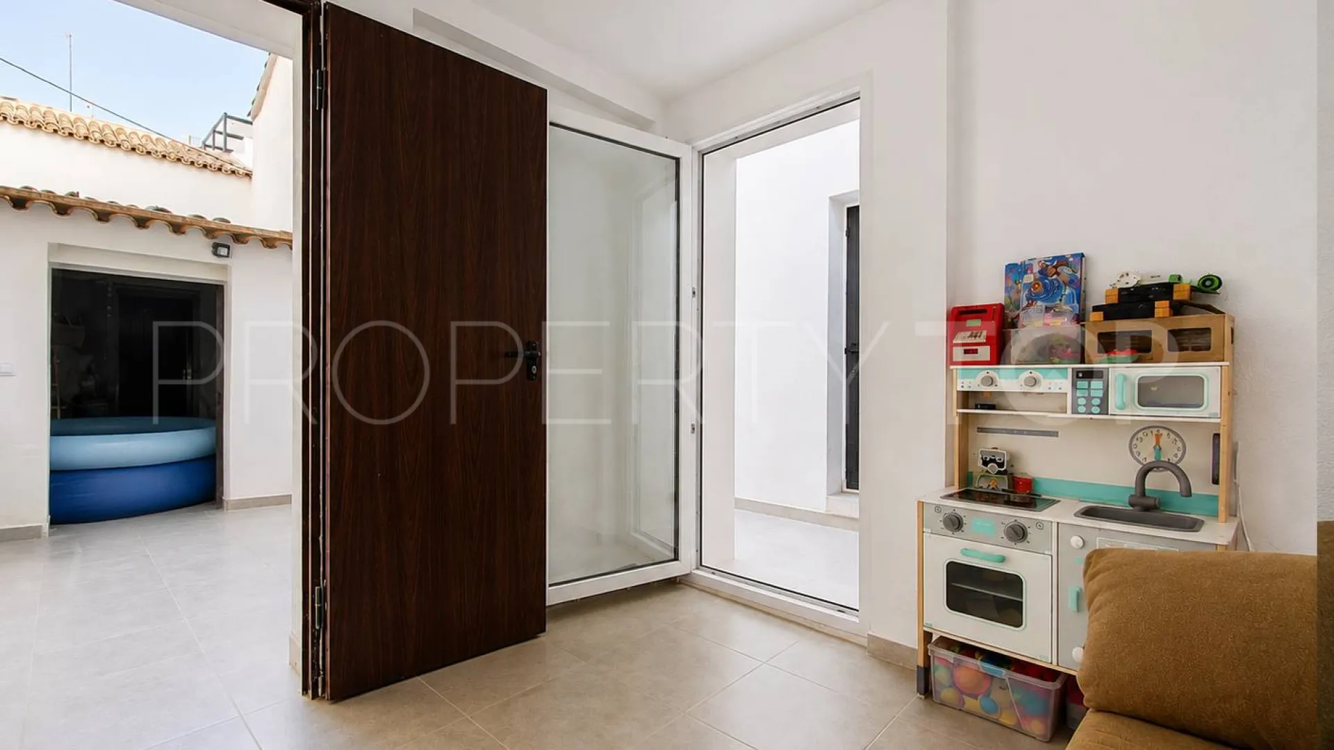 For sale town house with 3 bedrooms in Estepona Old Town