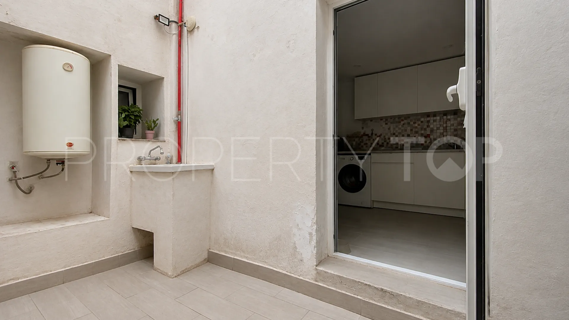 For sale town house with 3 bedrooms in Estepona Old Town