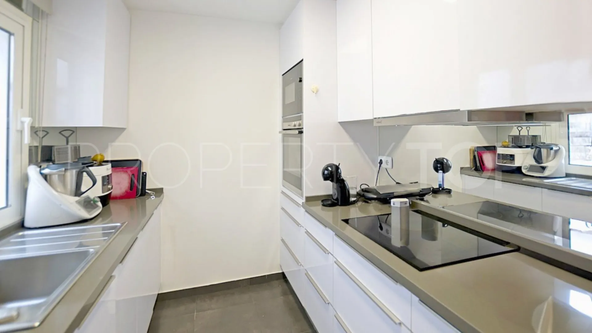 Ático en venta de 3 dormitorios en Marbella - Puerto Banus