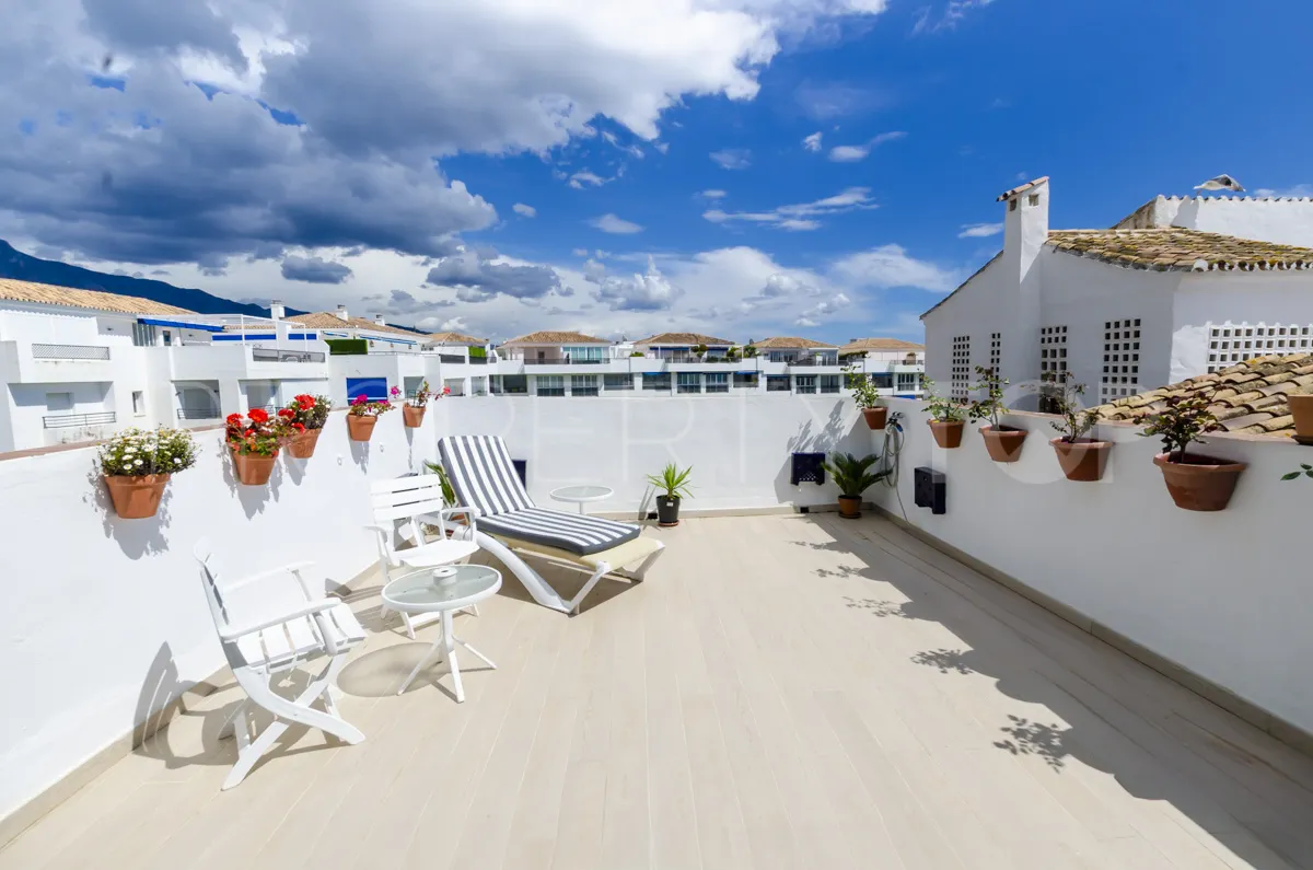 Ático en venta de 3 dormitorios en Marbella - Puerto Banus