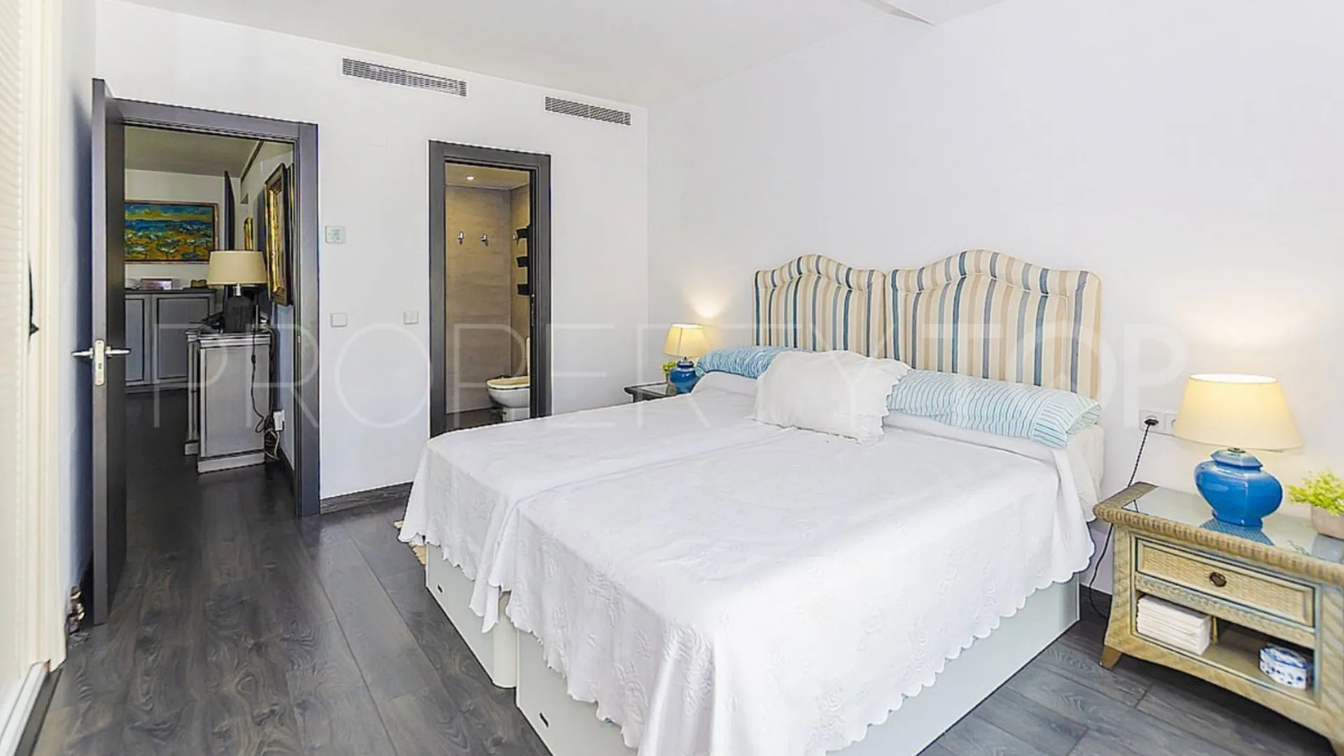 Ático en venta de 3 dormitorios en Marbella - Puerto Banus