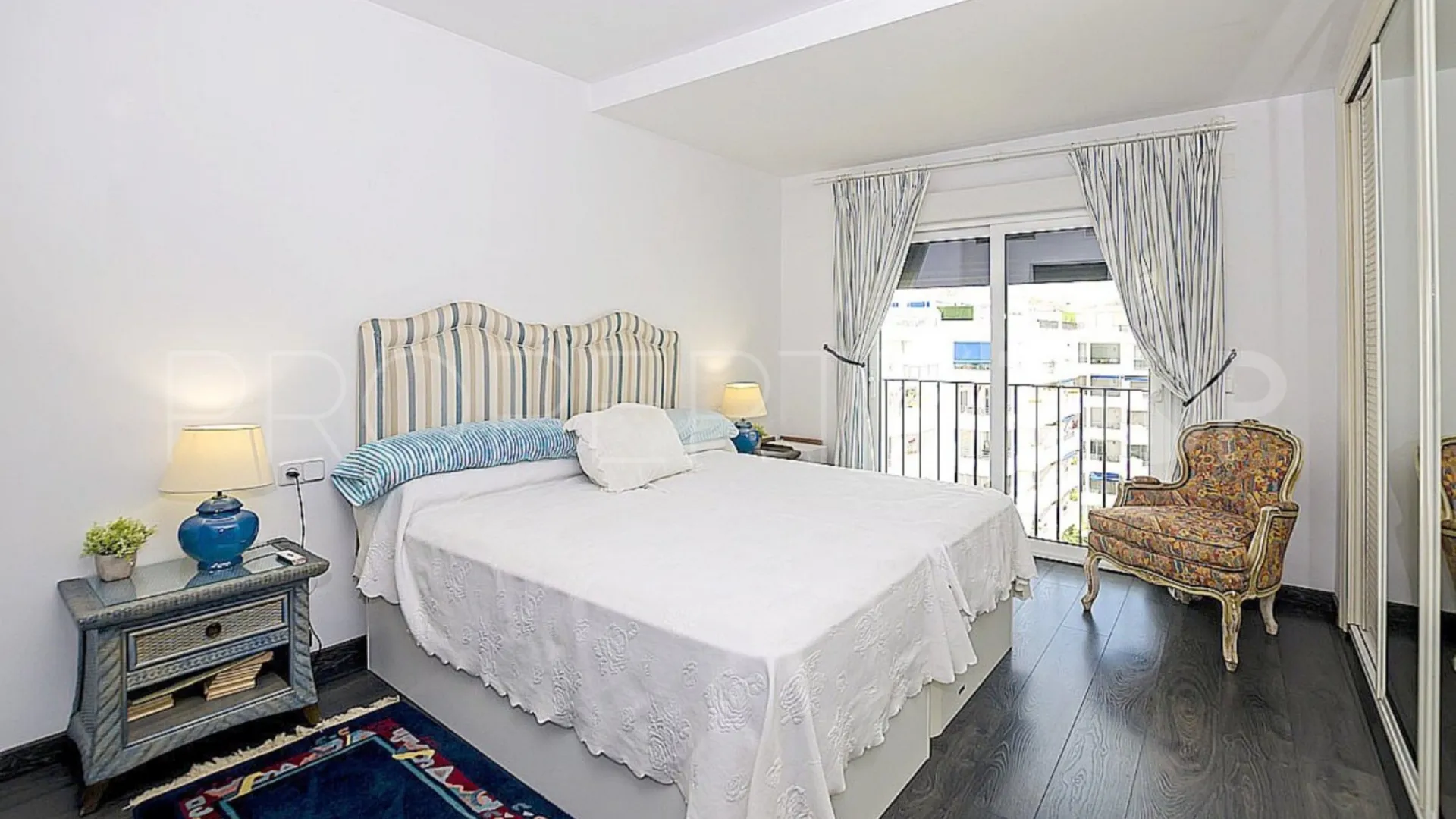 Ático en venta de 3 dormitorios en Marbella - Puerto Banus