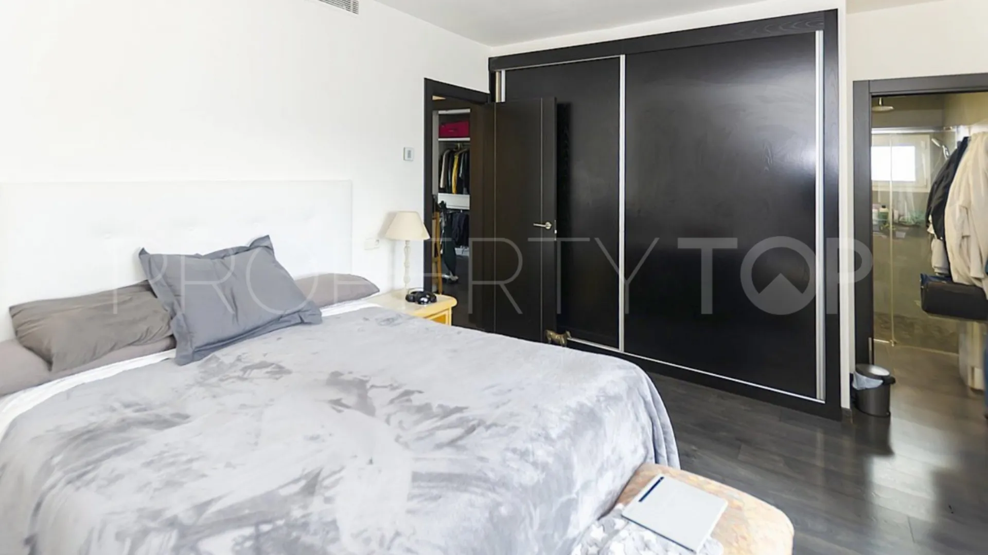 Ático en venta de 3 dormitorios en Marbella - Puerto Banus