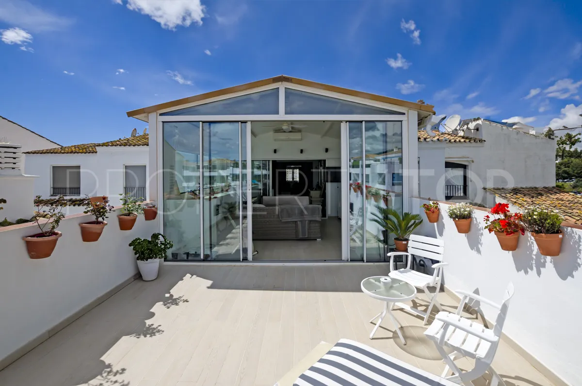 Ático en venta de 3 dormitorios en Marbella - Puerto Banus