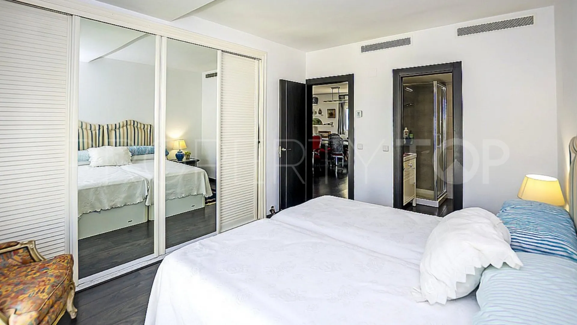 Ático en venta de 3 dormitorios en Marbella - Puerto Banus
