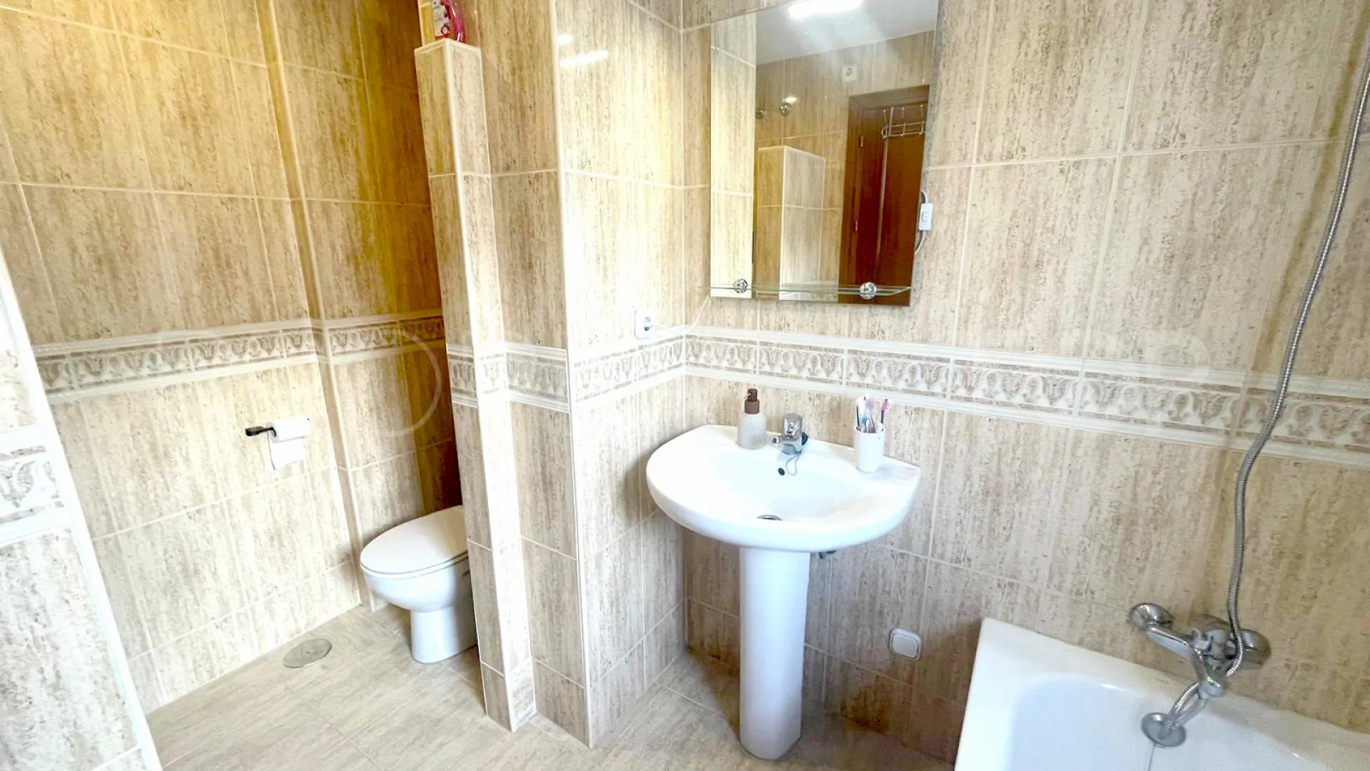 Se vende adosado en Atalaya Golf con 3 dormitorios