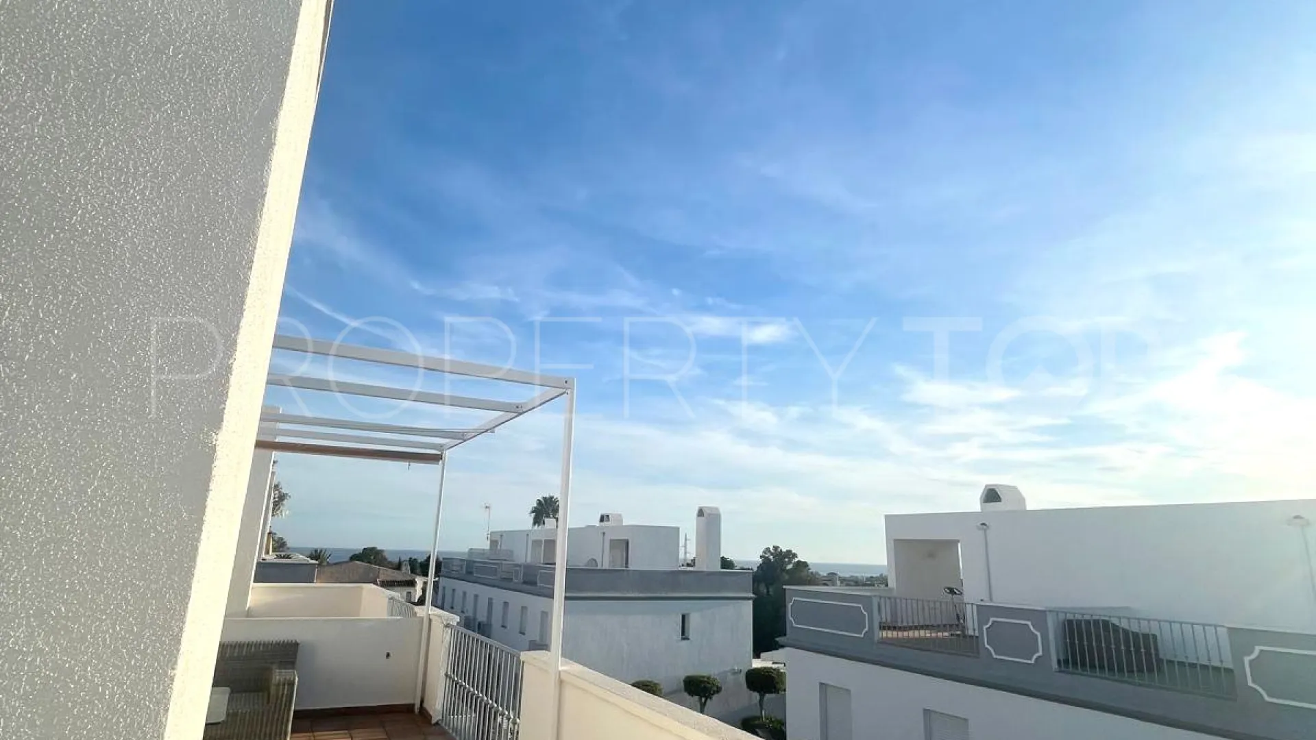 Se vende adosado en Atalaya Golf con 3 dormitorios