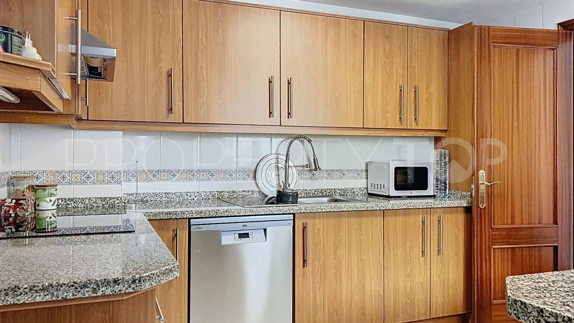 Se vende adosado en Atalaya Golf con 3 dormitorios