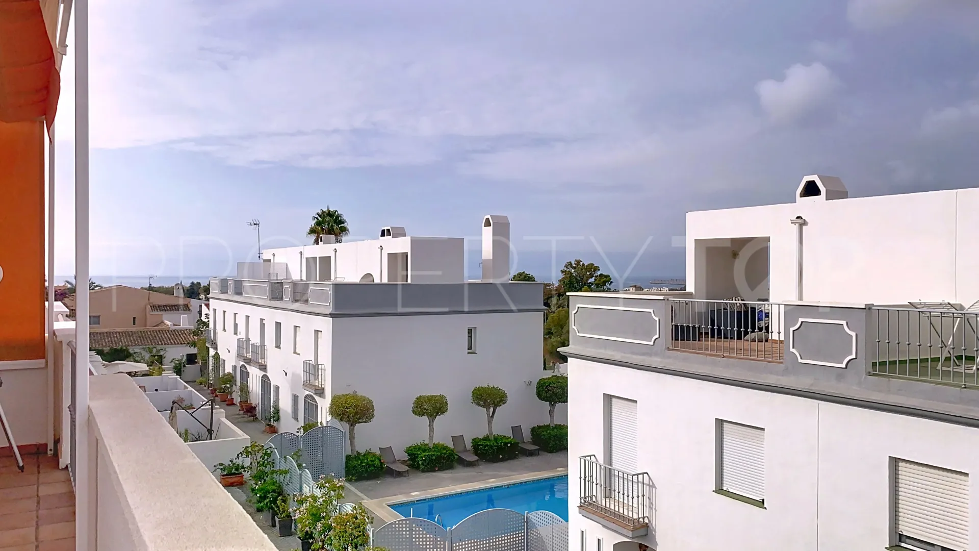 Se vende adosado en Atalaya Golf con 3 dormitorios