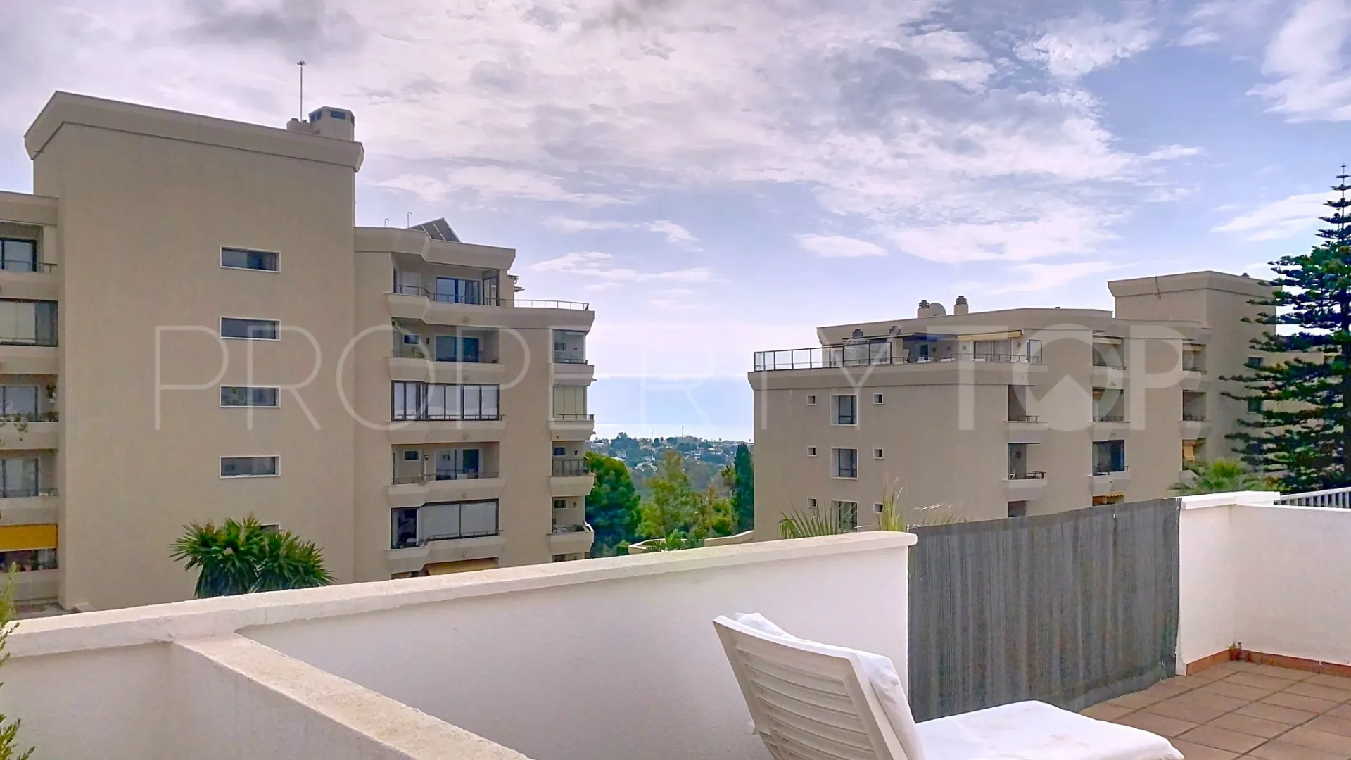 Se vende adosado en Atalaya Golf con 3 dormitorios