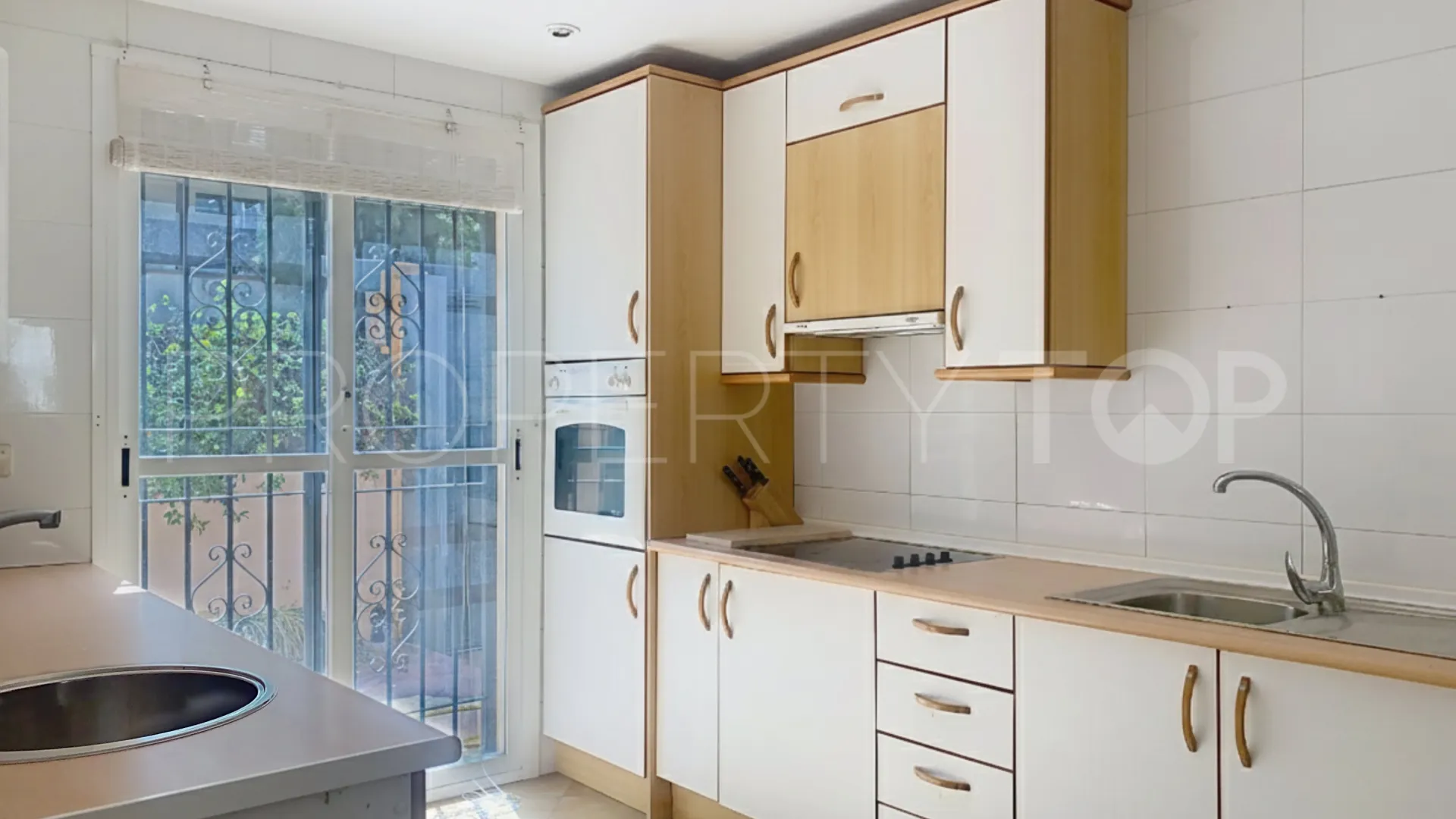 4 bedrooms semi detached house for sale in Guadalmina Alta