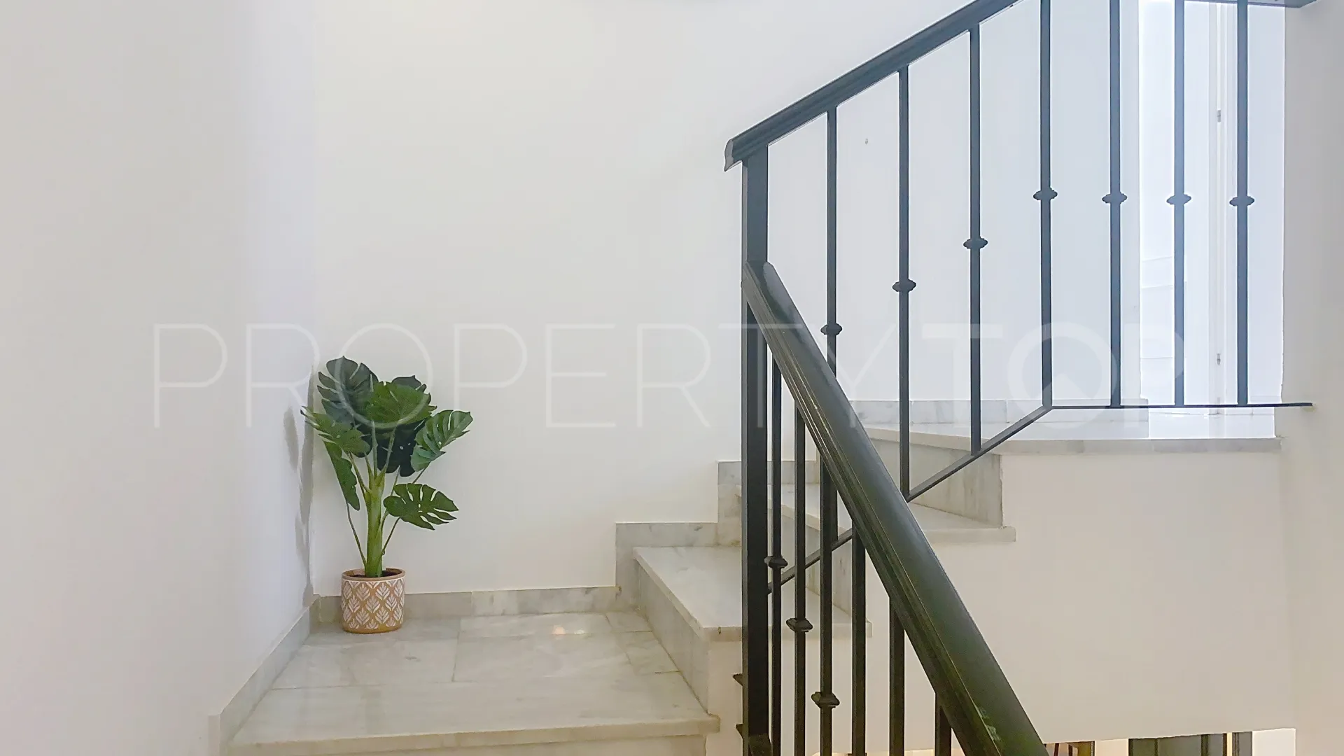 4 bedrooms semi detached house for sale in Guadalmina Alta