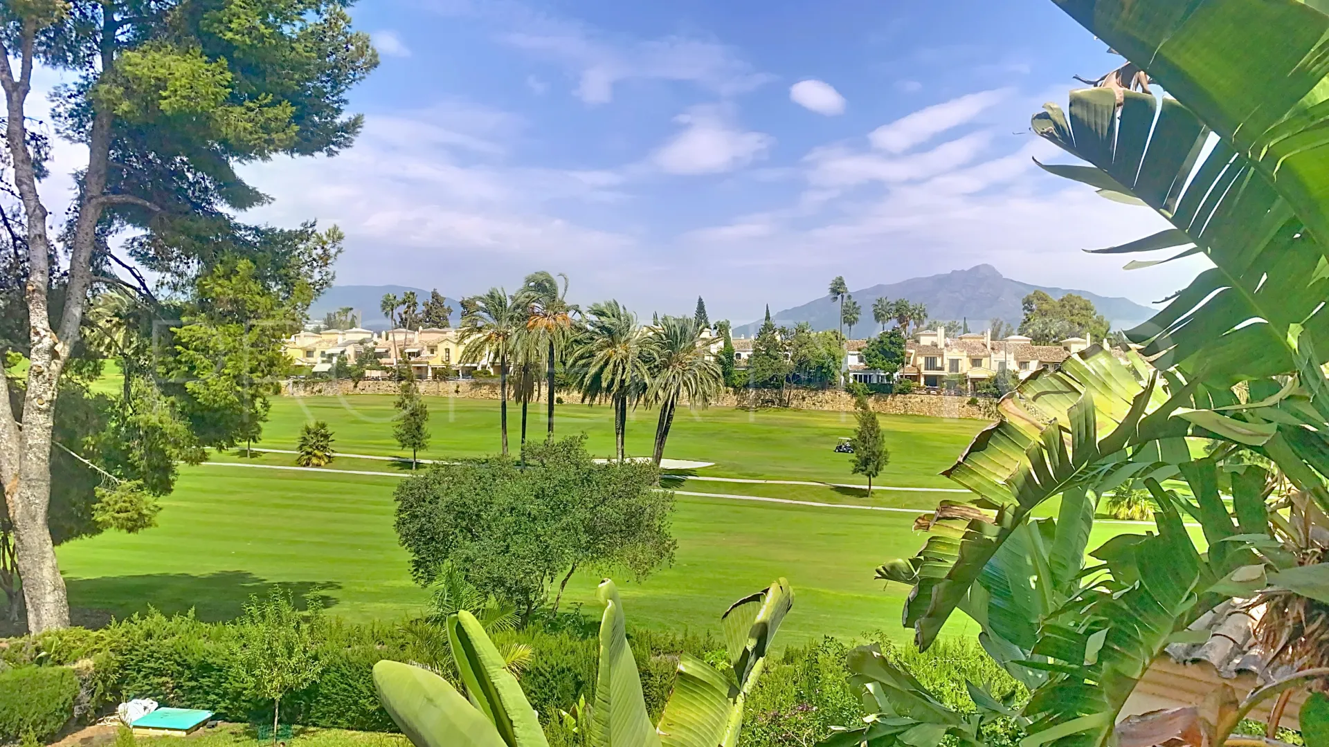 4 bedrooms semi detached house for sale in Guadalmina Alta