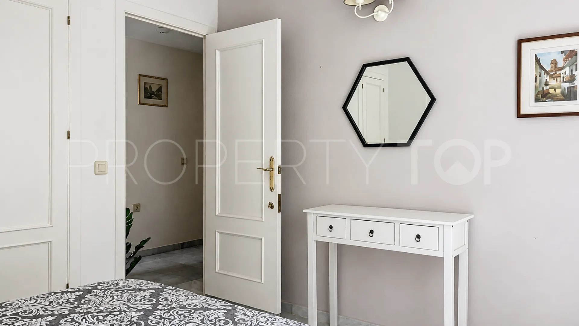 4 bedrooms semi detached house for sale in Guadalmina Alta