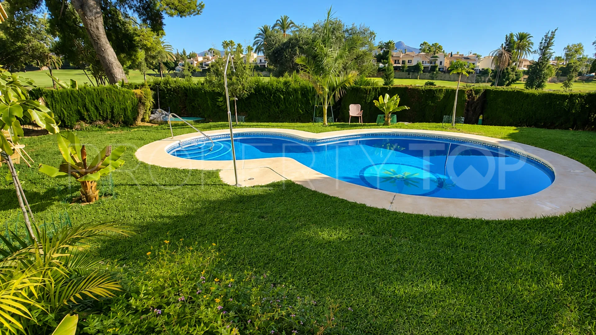 4 bedrooms semi detached house for sale in Guadalmina Alta