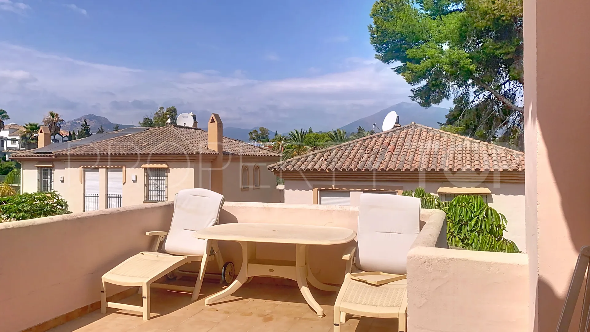 4 bedrooms semi detached house for sale in Guadalmina Alta