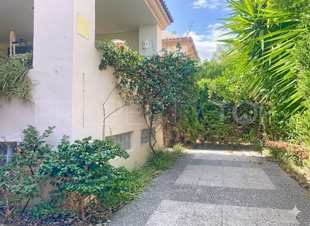 4 bedrooms semi detached house for sale in Guadalmina Alta