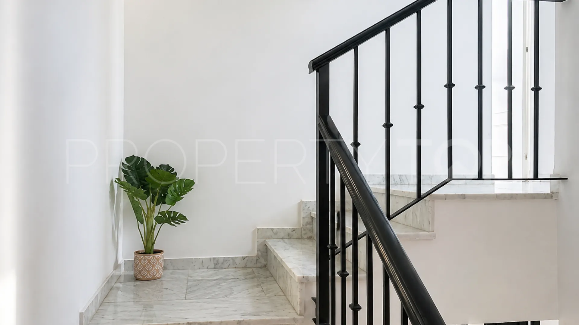 4 bedrooms semi detached house for sale in Guadalmina Alta