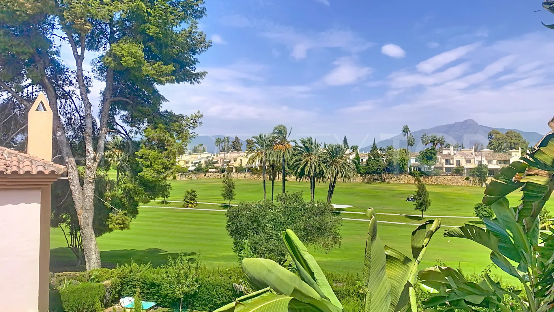 4 bedrooms semi detached house for sale in Guadalmina Alta