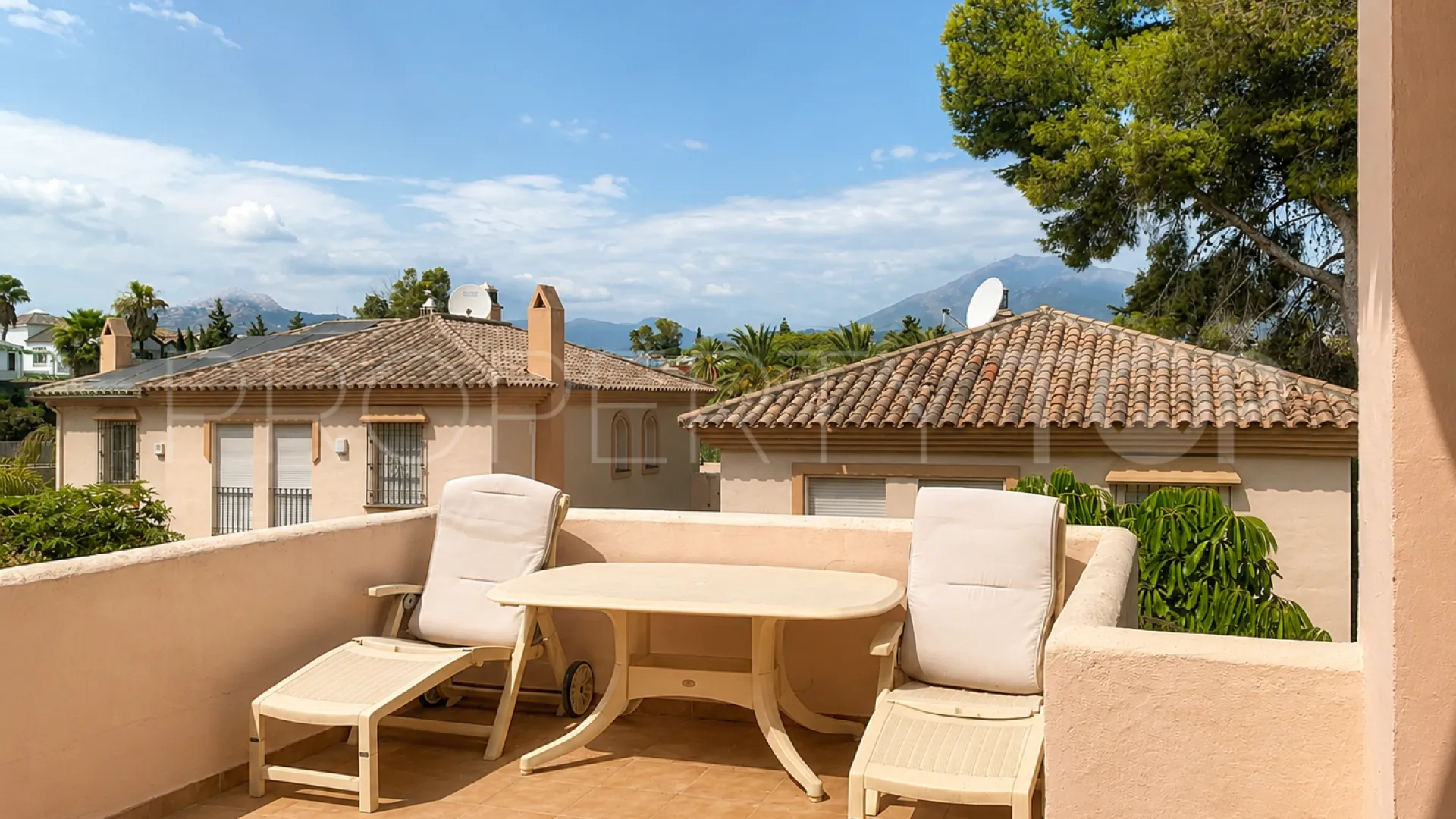 4 bedrooms semi detached house for sale in Guadalmina Alta