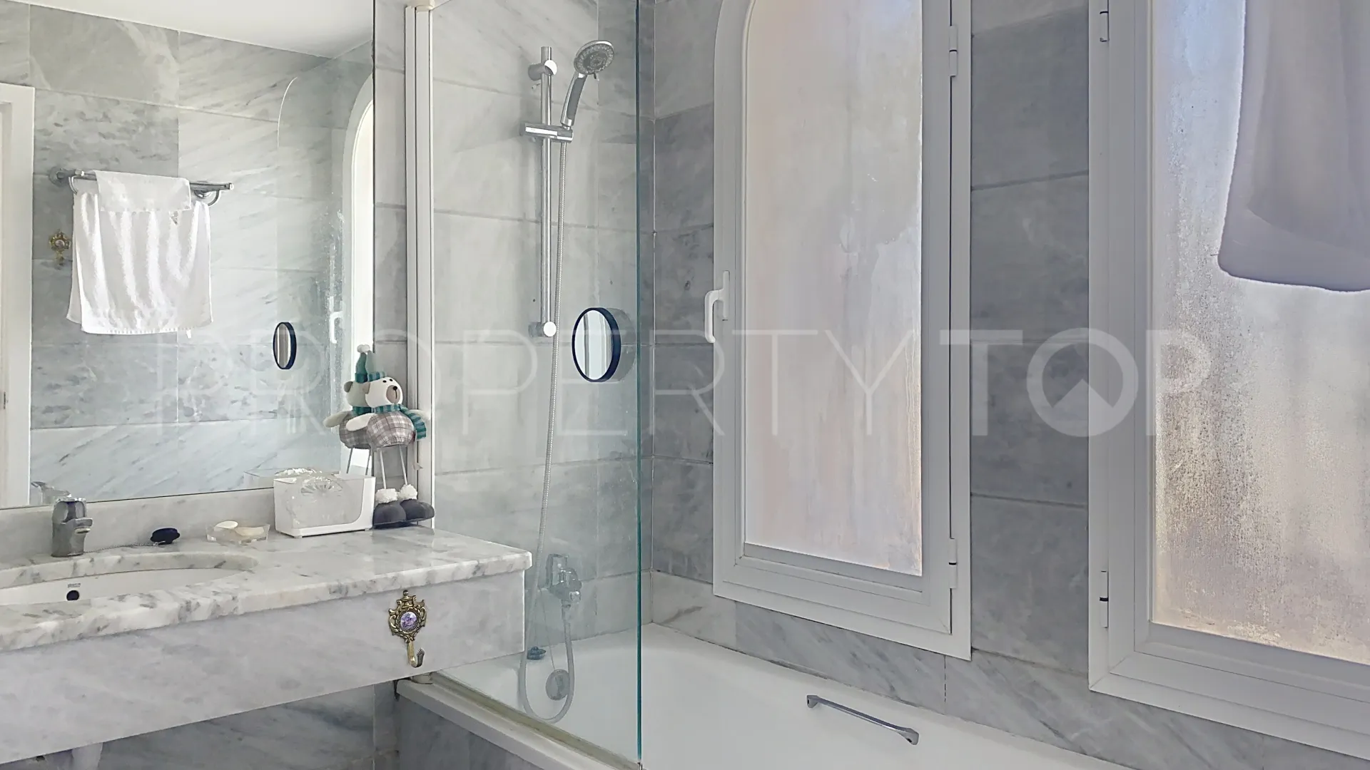 4 bedrooms semi detached house for sale in Guadalmina Alta