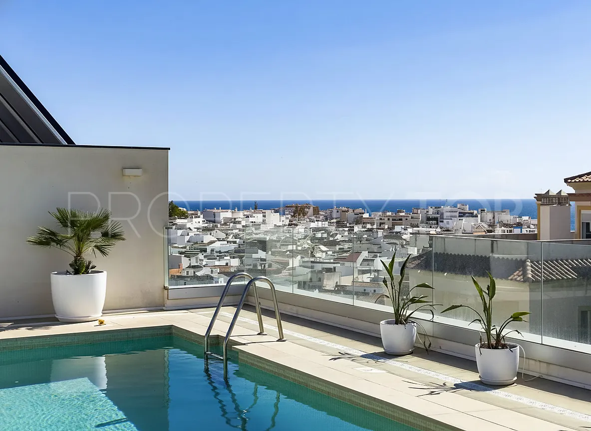 Ático con 3 dormitorios a la venta en Estepona Centro