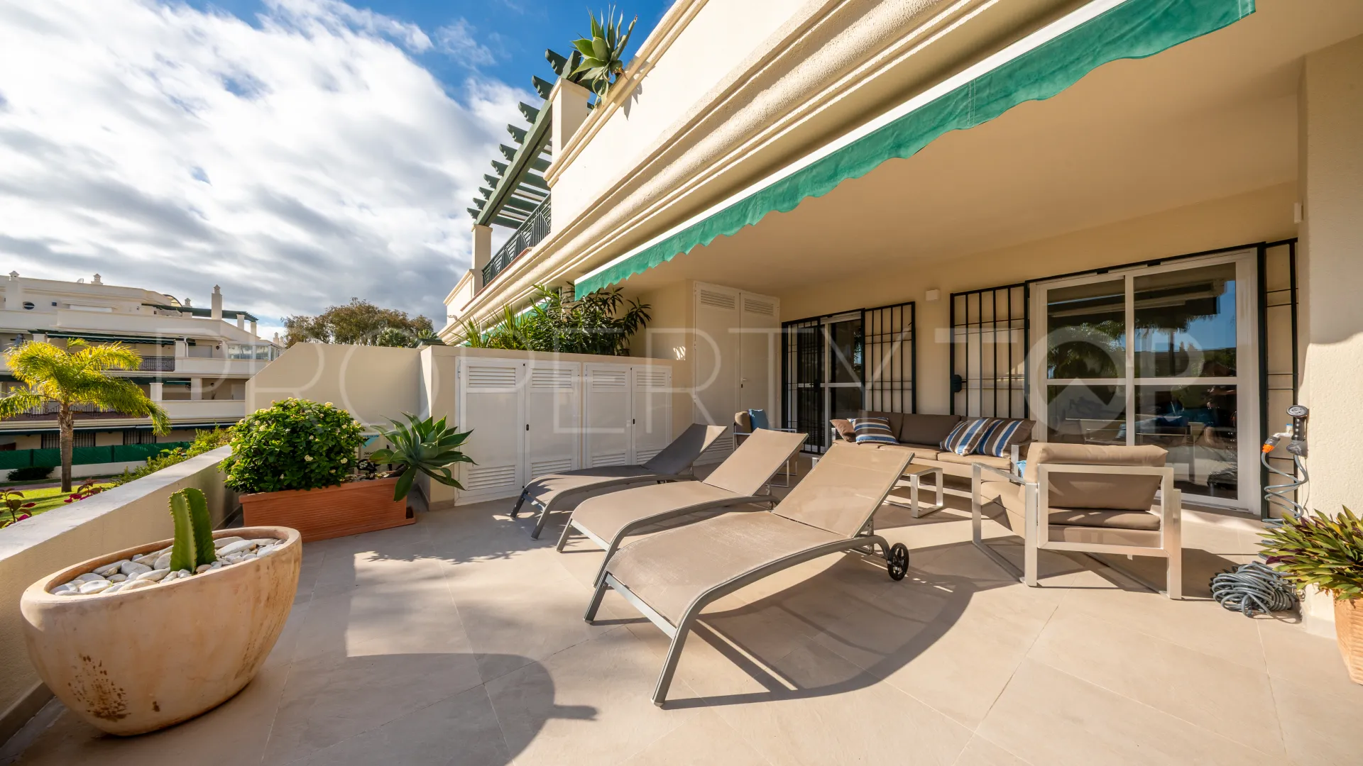Ground floor apartment for sale in Altos del Rodeo with 2 bedrooms