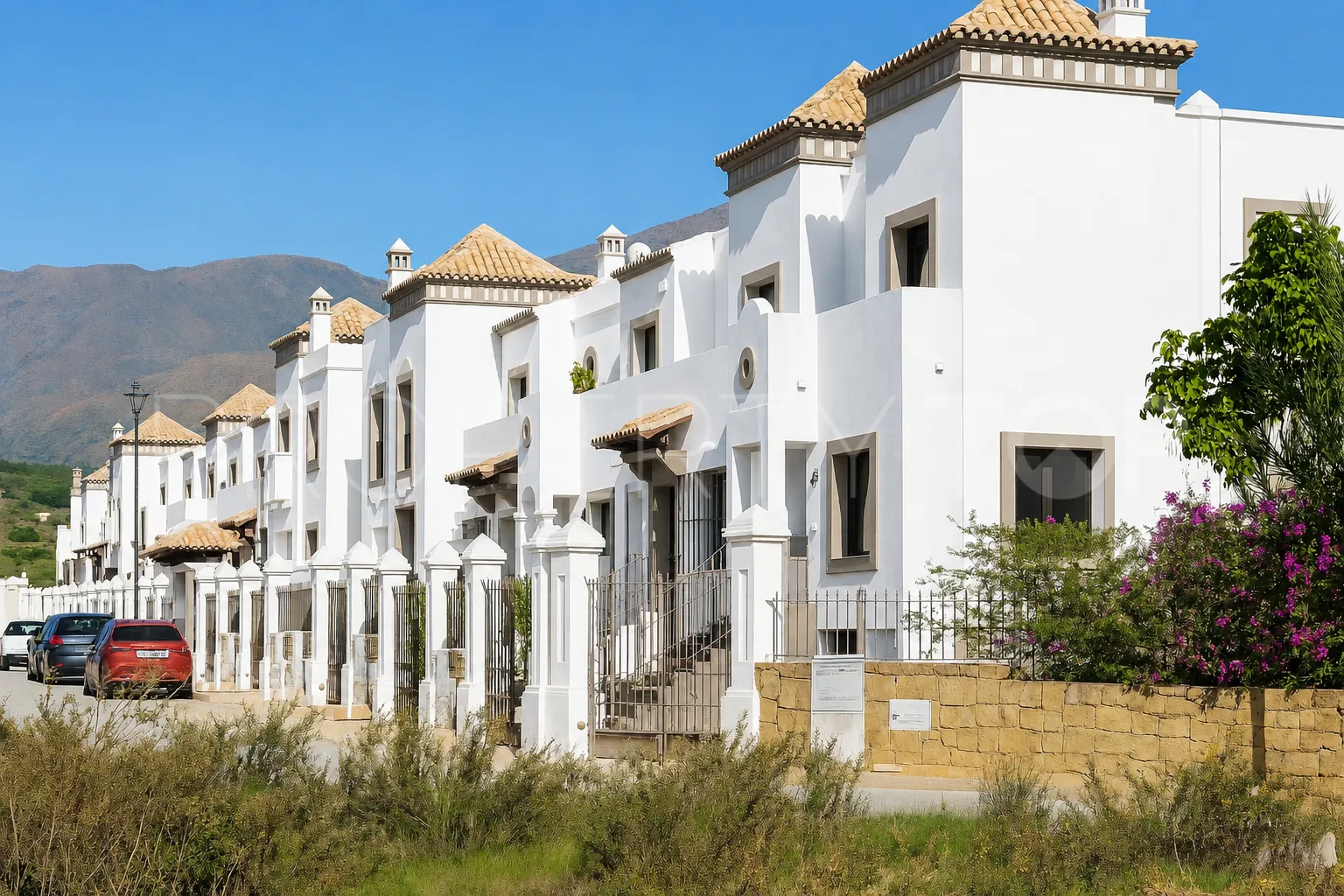 Adosado en venta con 3 dormitorios en Estepona Oeste