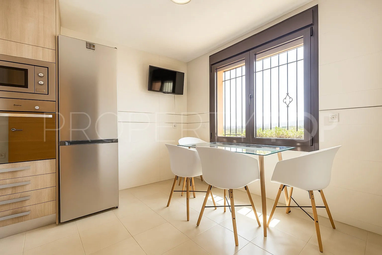 Adosado en venta con 3 dormitorios en Estepona Oeste