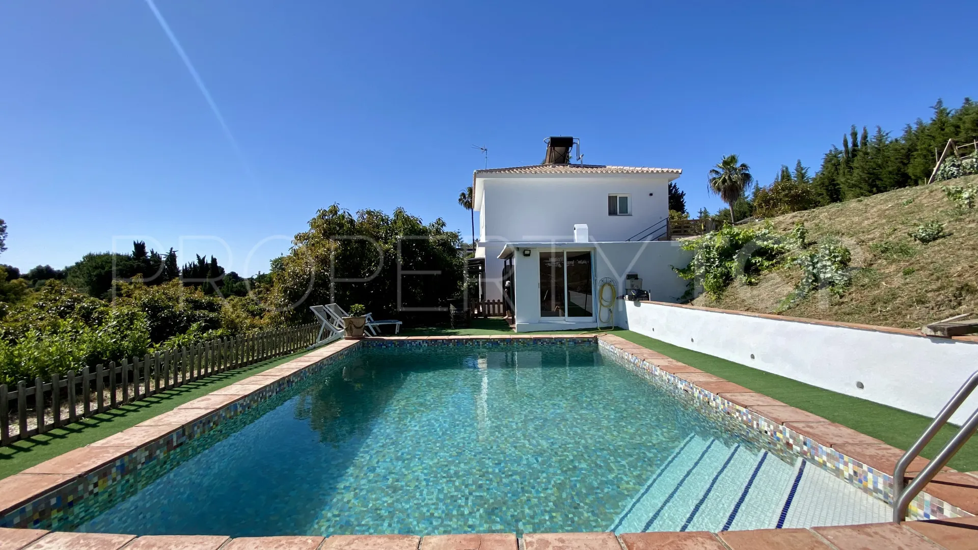 Se vende finca en La Alberdina