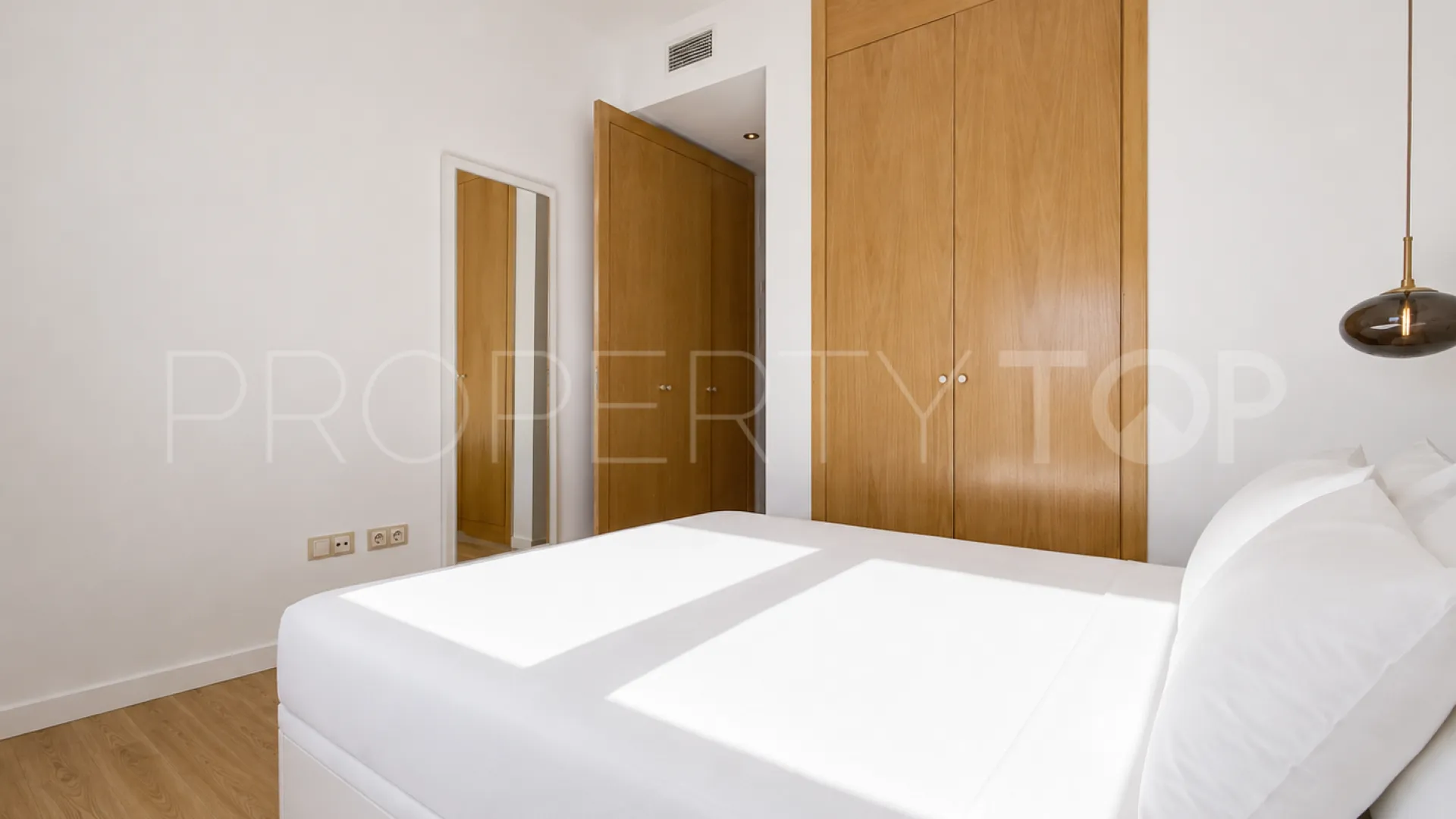 For sale Estepona Centre 2 bedrooms penthouse