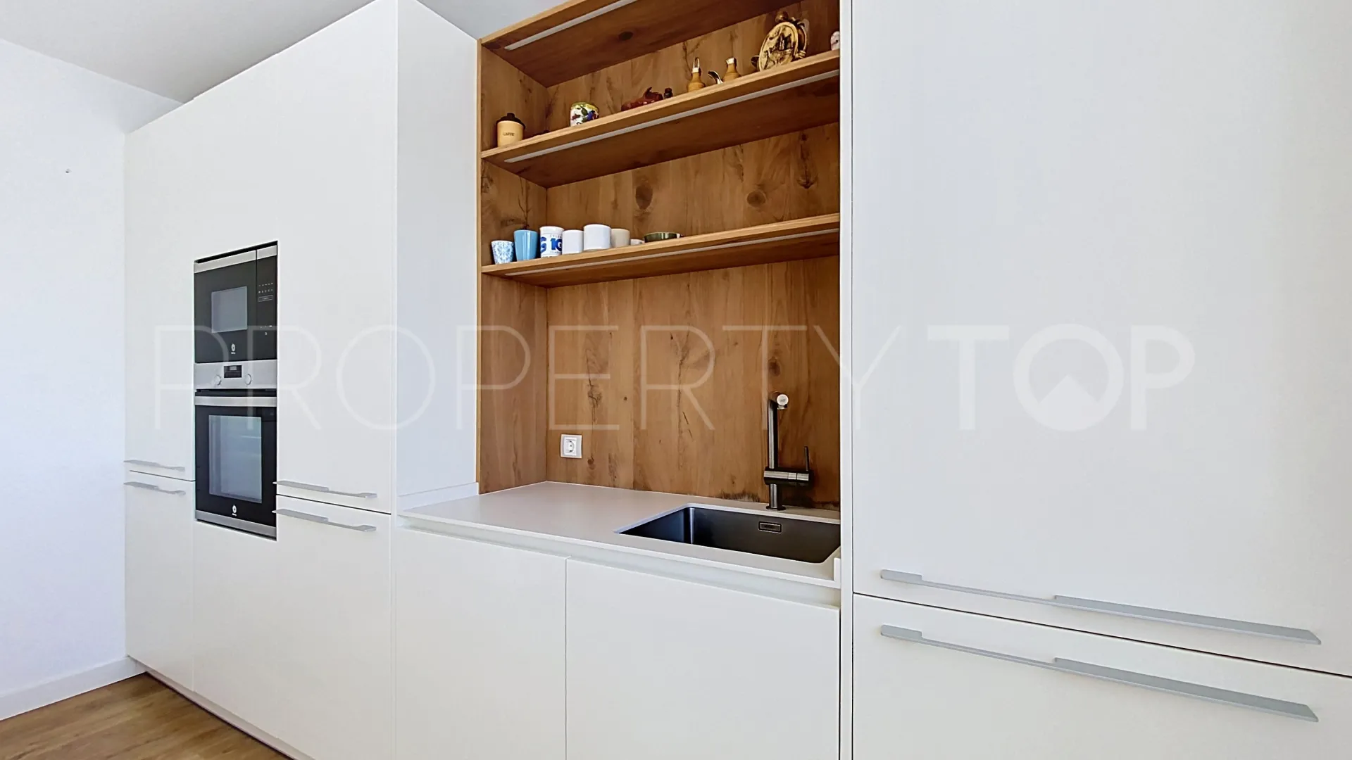 For sale Estepona Centre 2 bedrooms penthouse