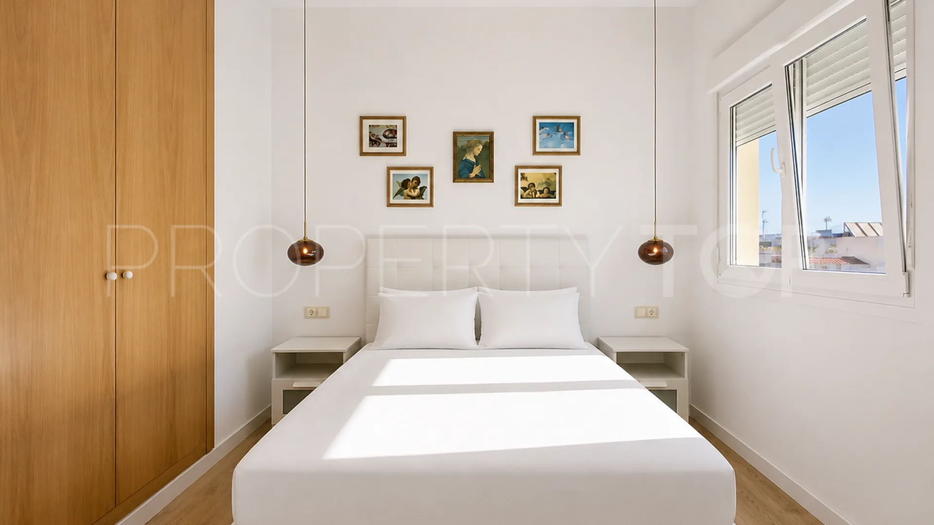 For sale Estepona Centre 2 bedrooms penthouse