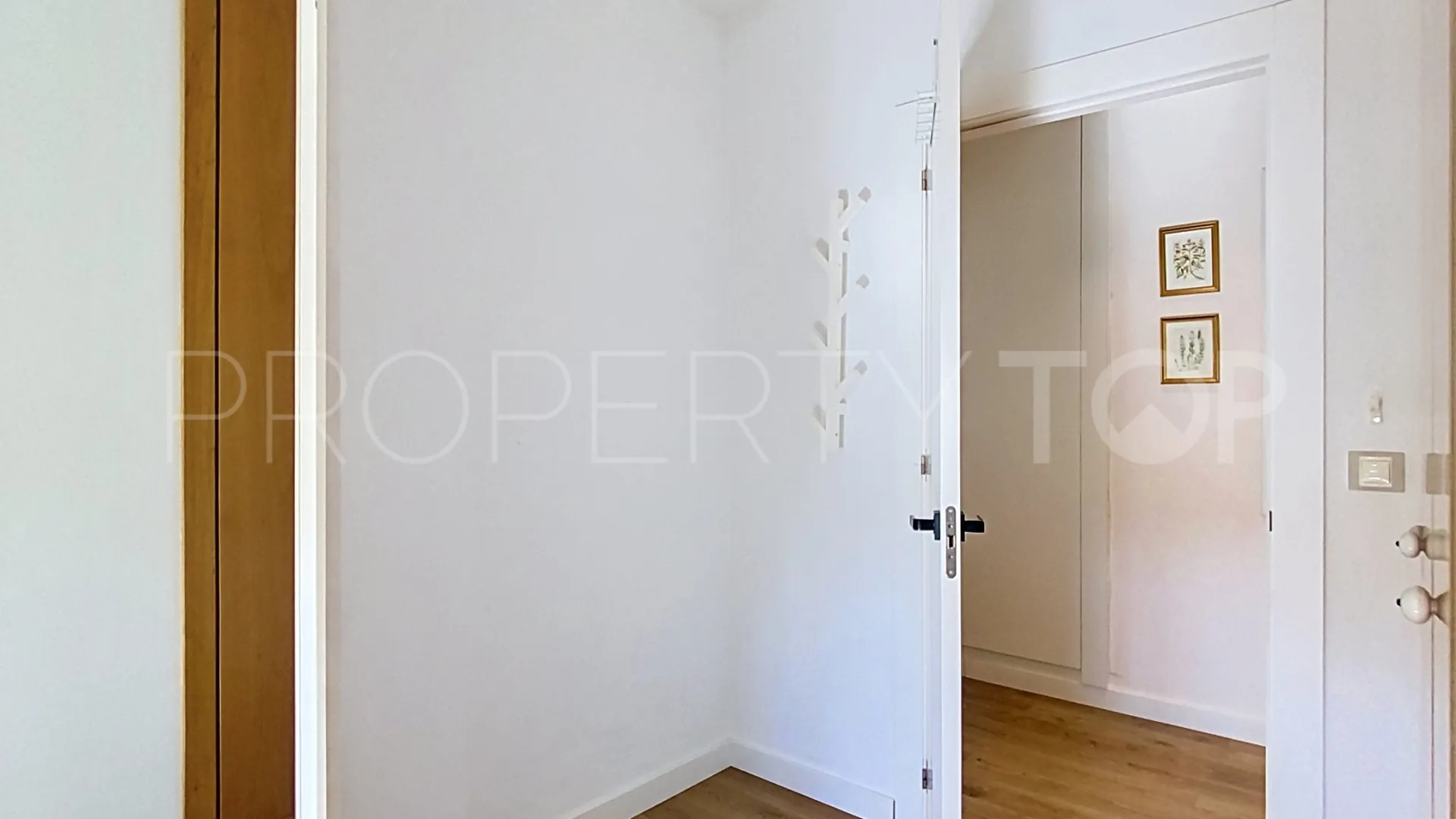 For sale Estepona Centre 2 bedrooms penthouse