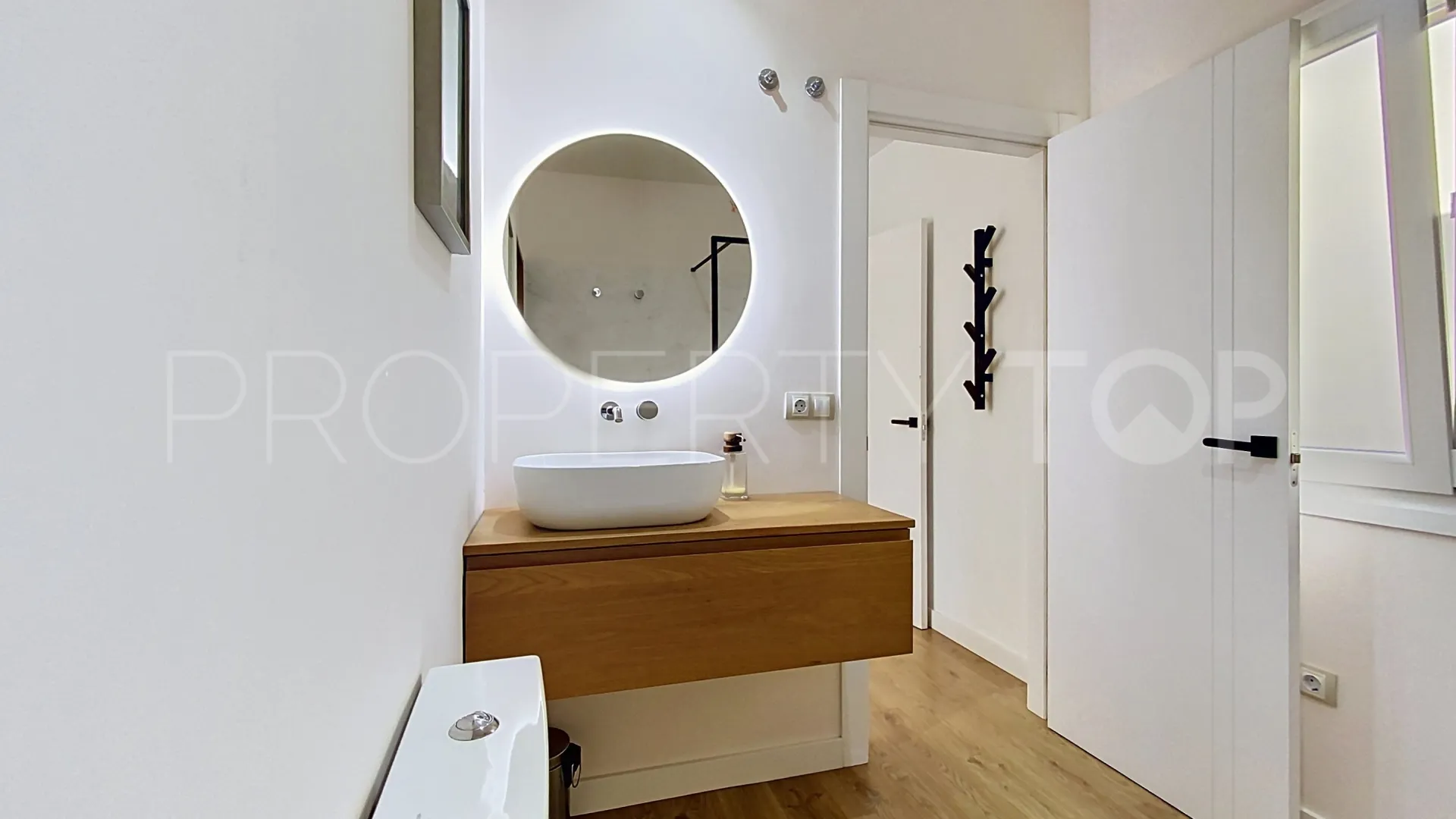For sale Estepona Centre 2 bedrooms penthouse