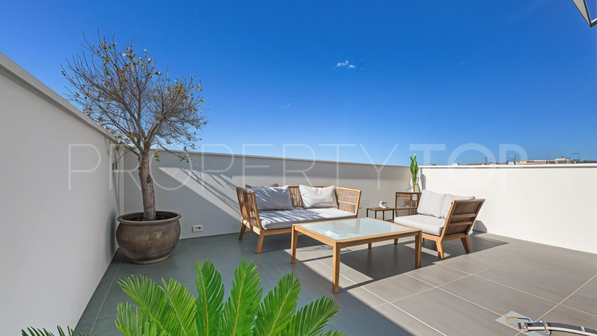 For sale Estepona Centre 2 bedrooms penthouse