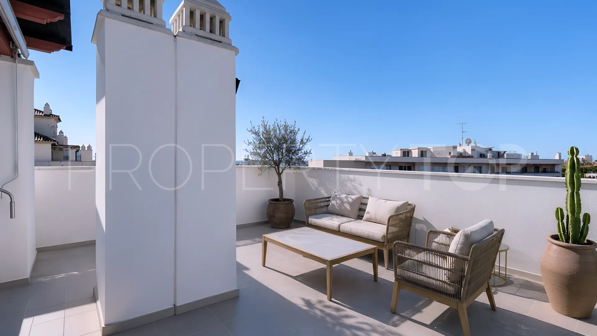 For sale Estepona Centre 2 bedrooms penthouse