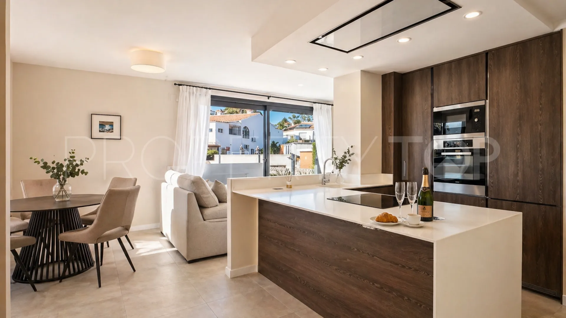 Villa a la venta de 5 dormitorios en Mijas Costa