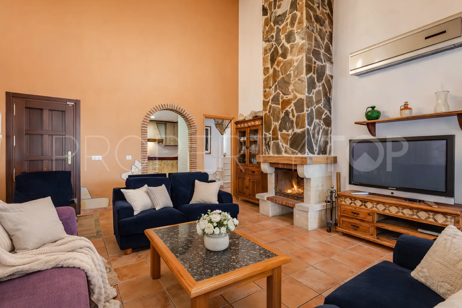 Country house for sale in Los Reales - Sierra Estepona with 6 bedrooms