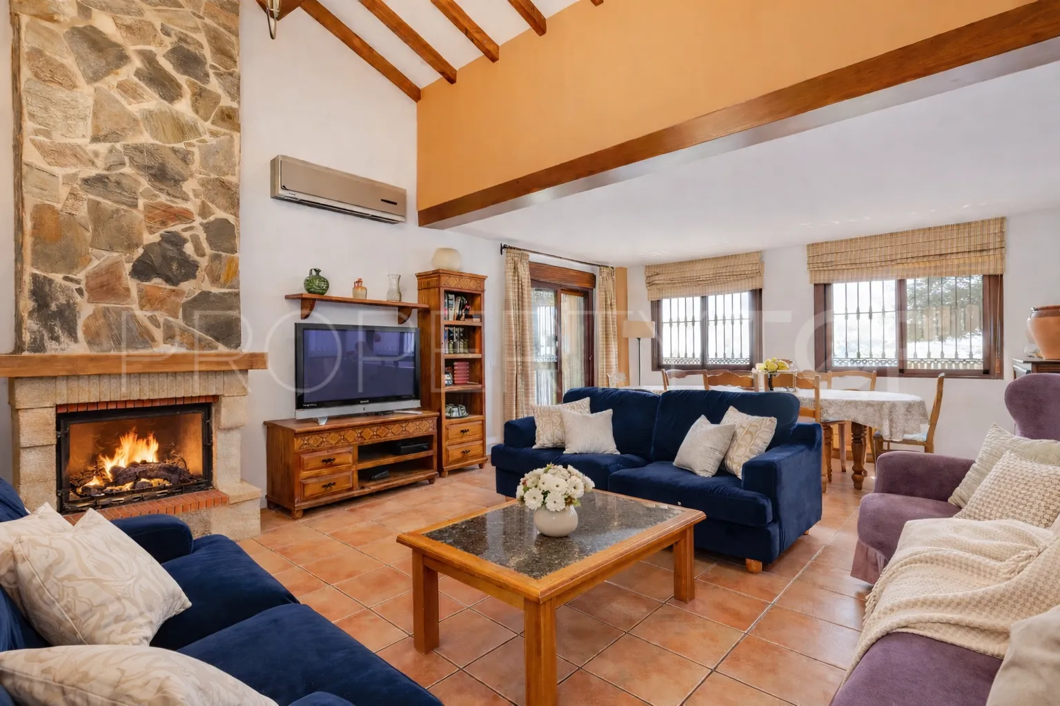 Country house for sale in Los Reales - Sierra Estepona with 6 bedrooms