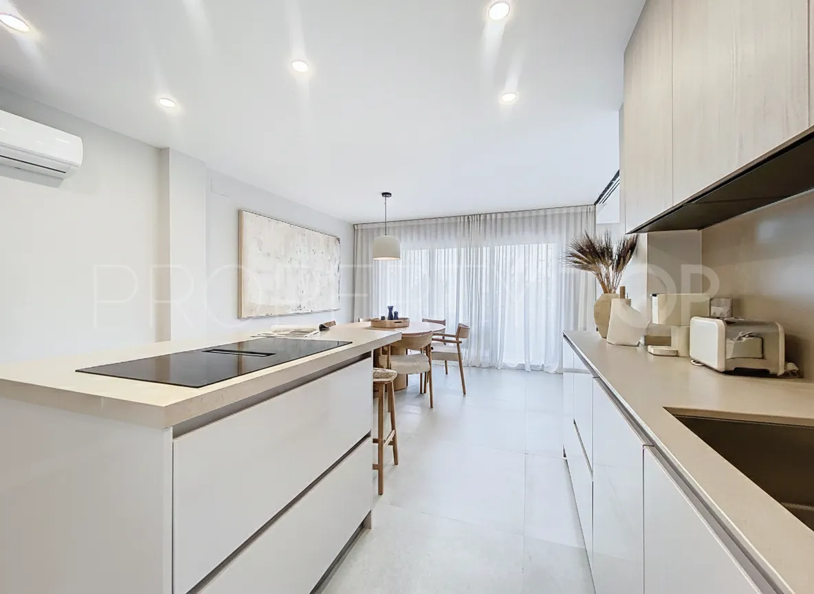 For sale apartment in Estepona Centre