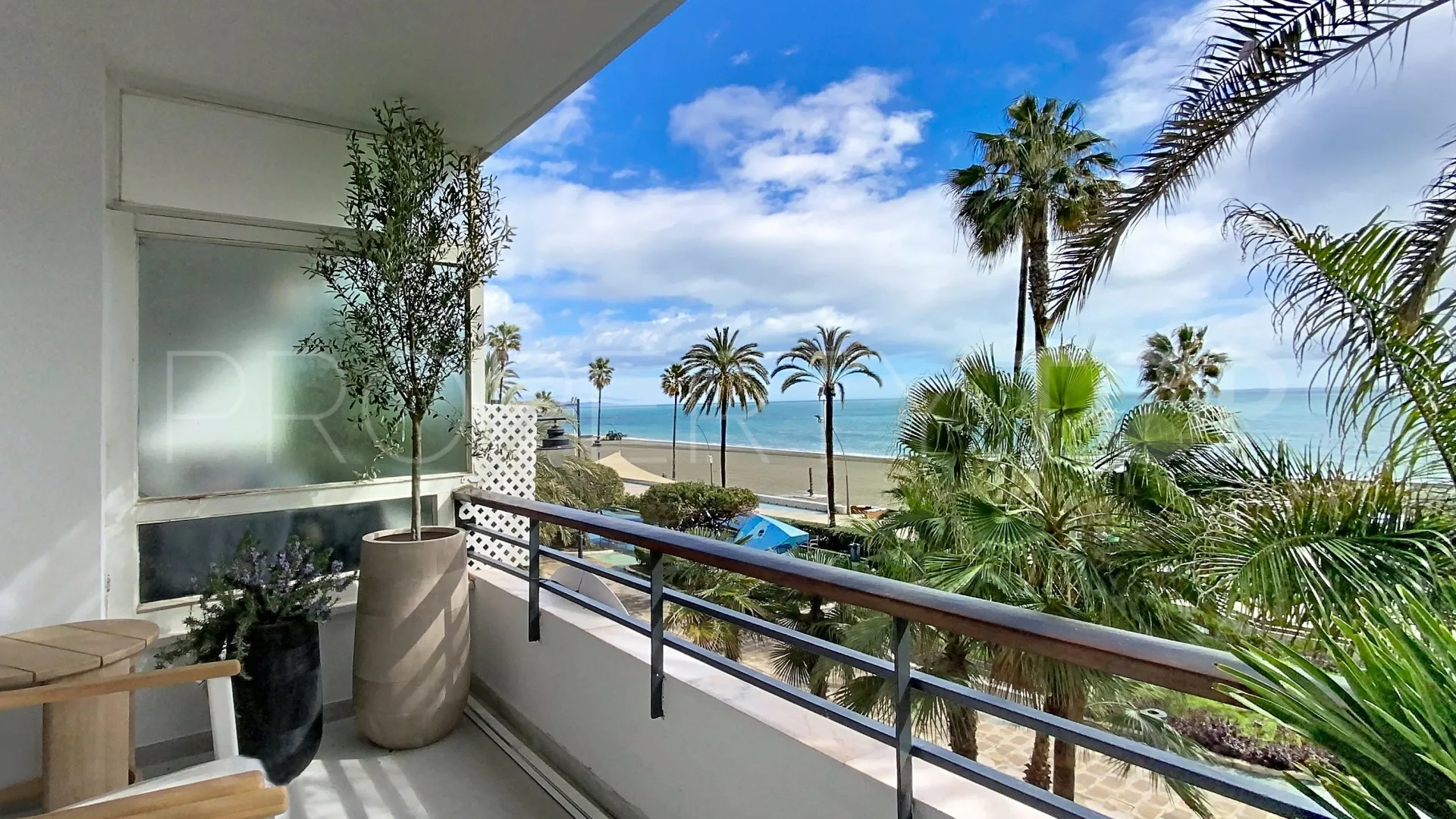 For sale apartment in Estepona Centre
