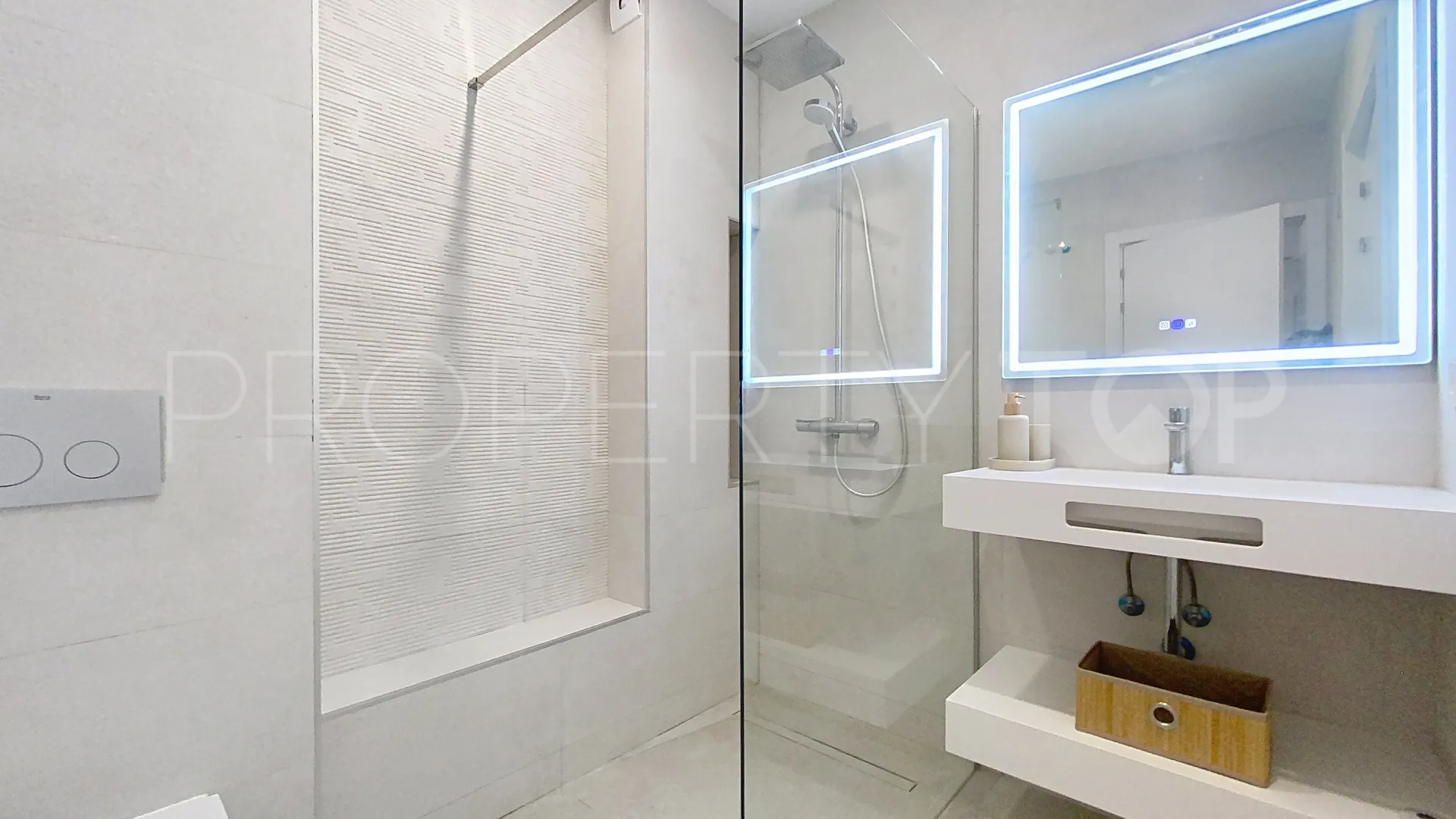 For sale apartment in Estepona Centre