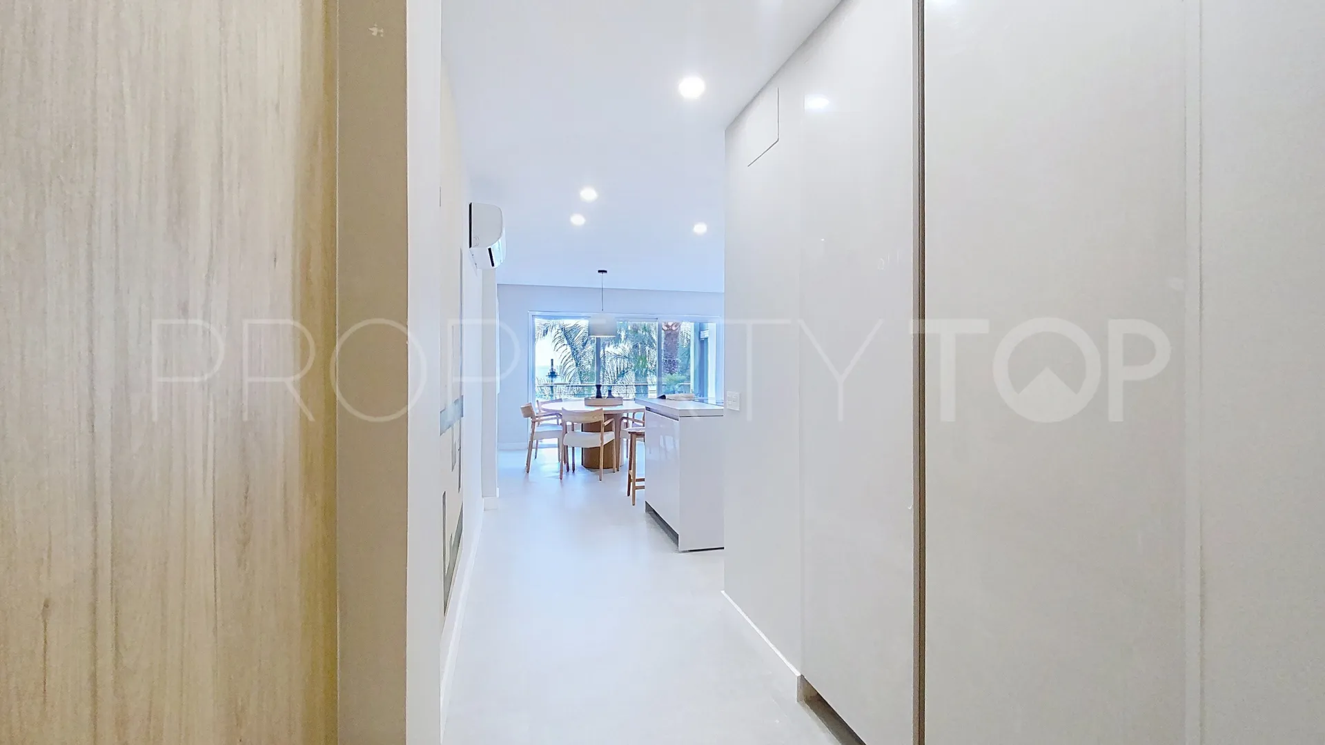 For sale apartment in Estepona Centre