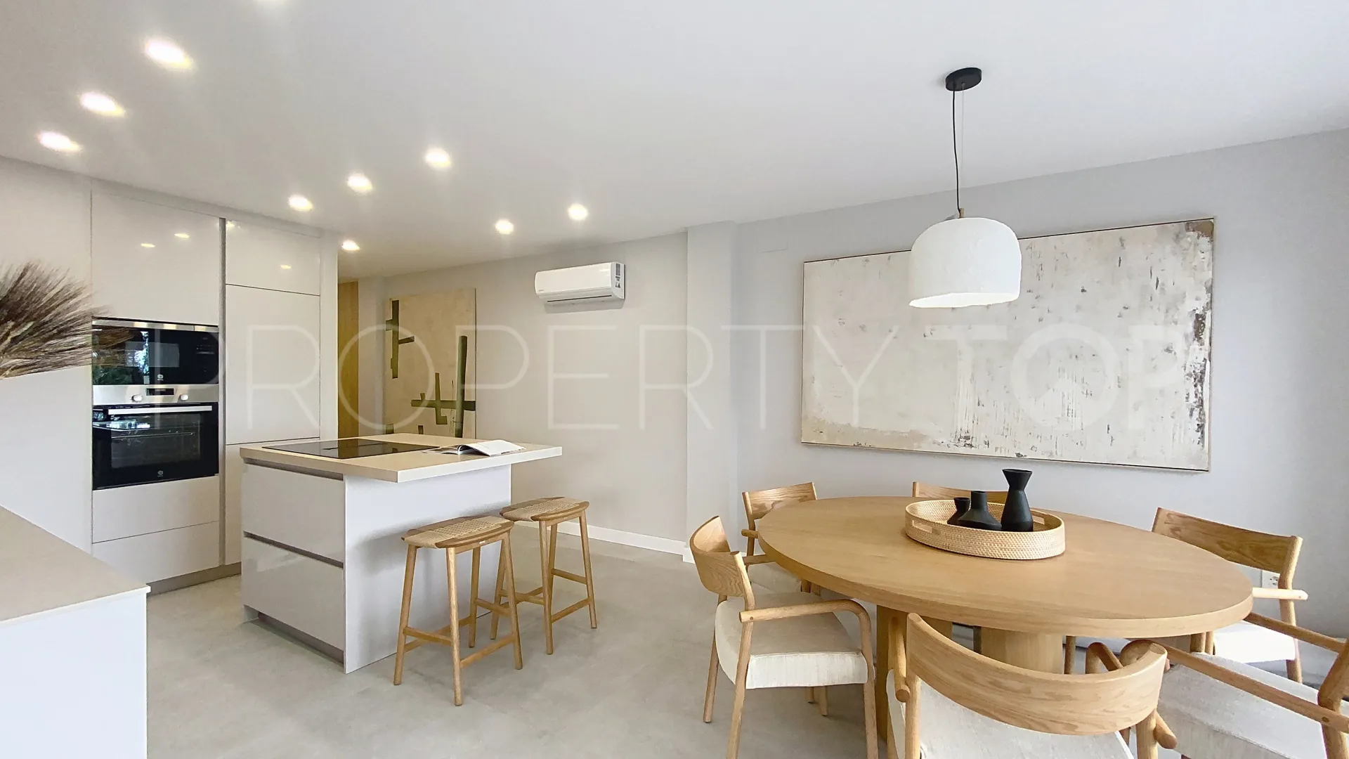For sale apartment in Estepona Centre