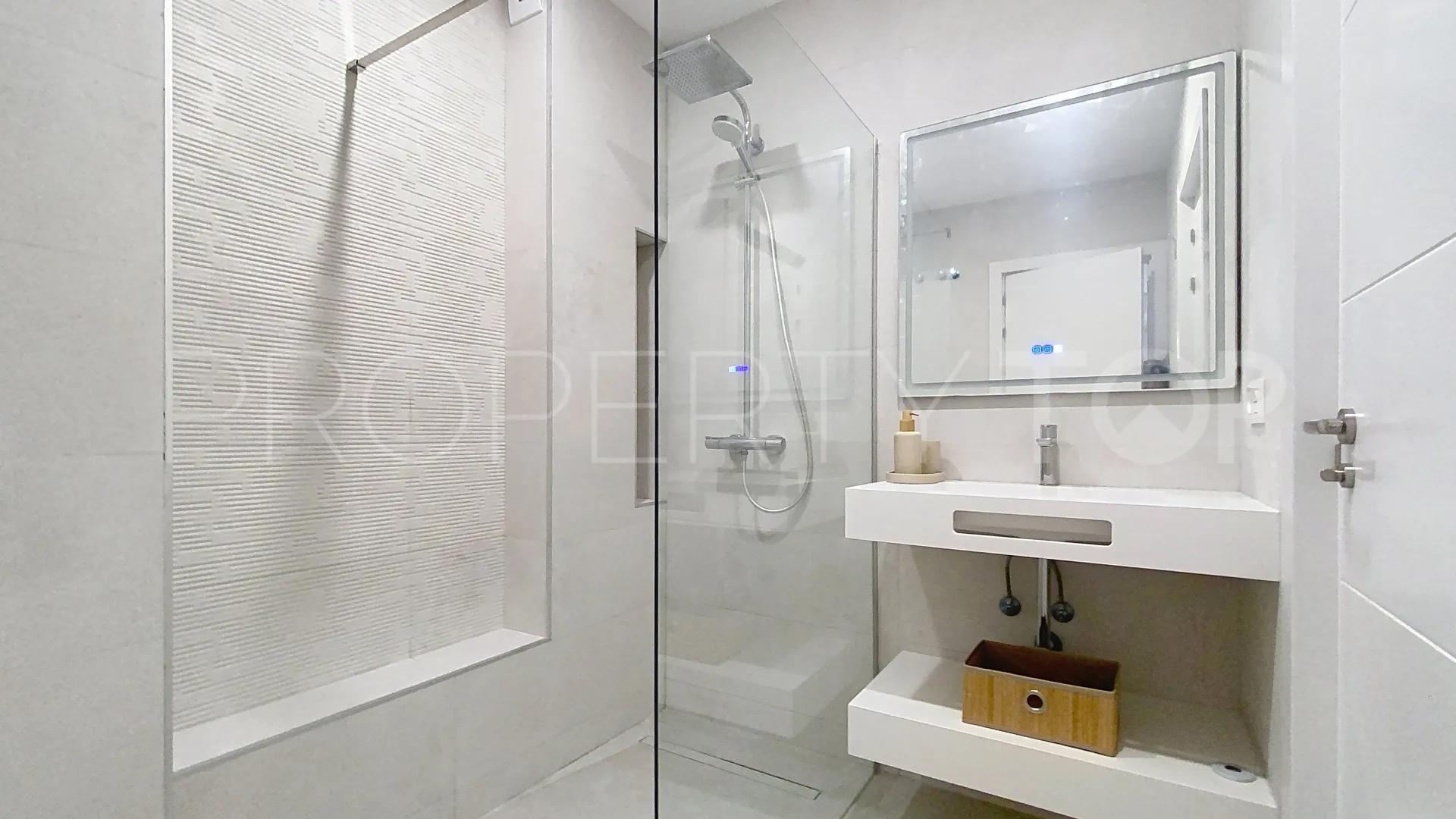 For sale apartment in Estepona Centre