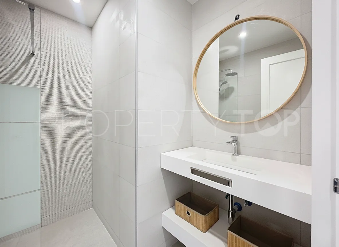For sale apartment in Estepona Centre