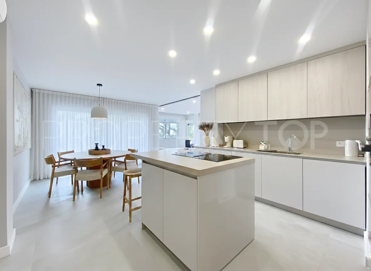 For sale apartment in Estepona Centre