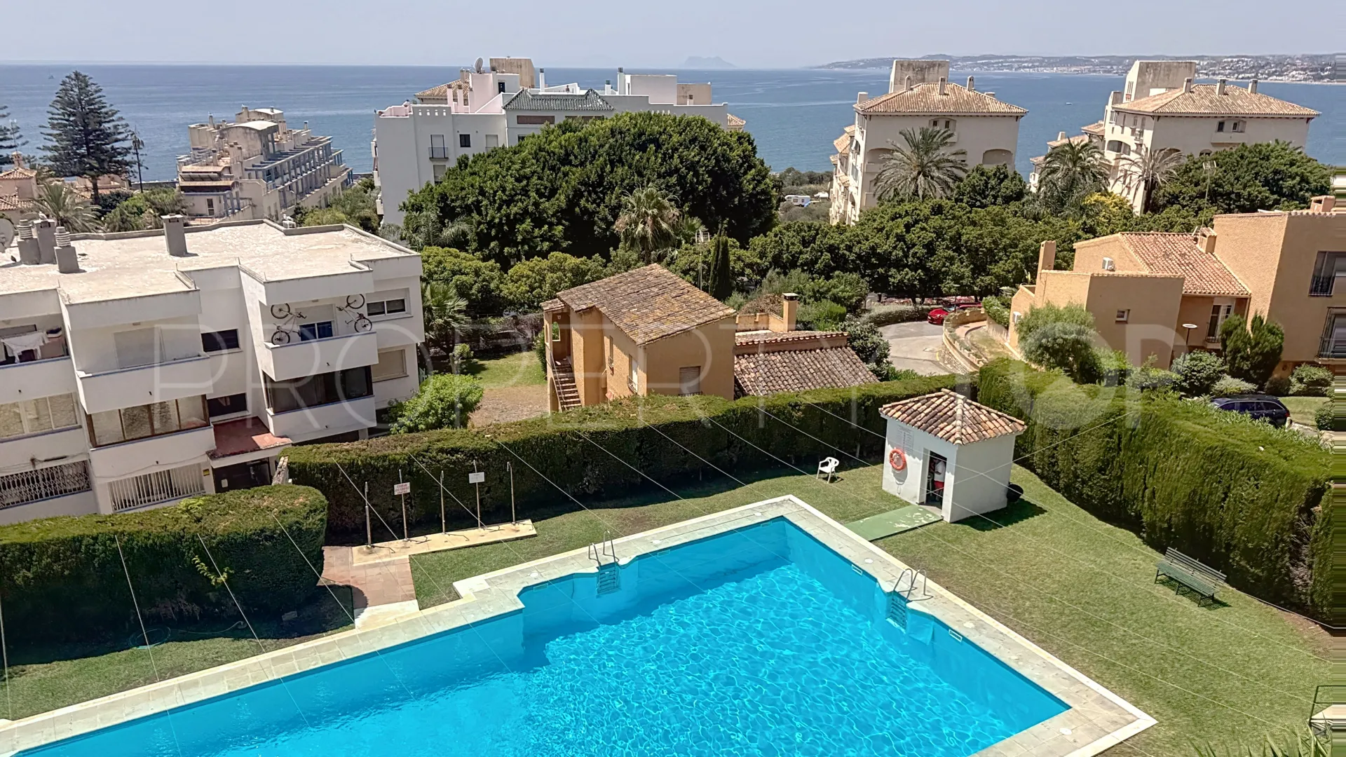 Se vende apartamento en Estepona Puerto con 3 dormitorios