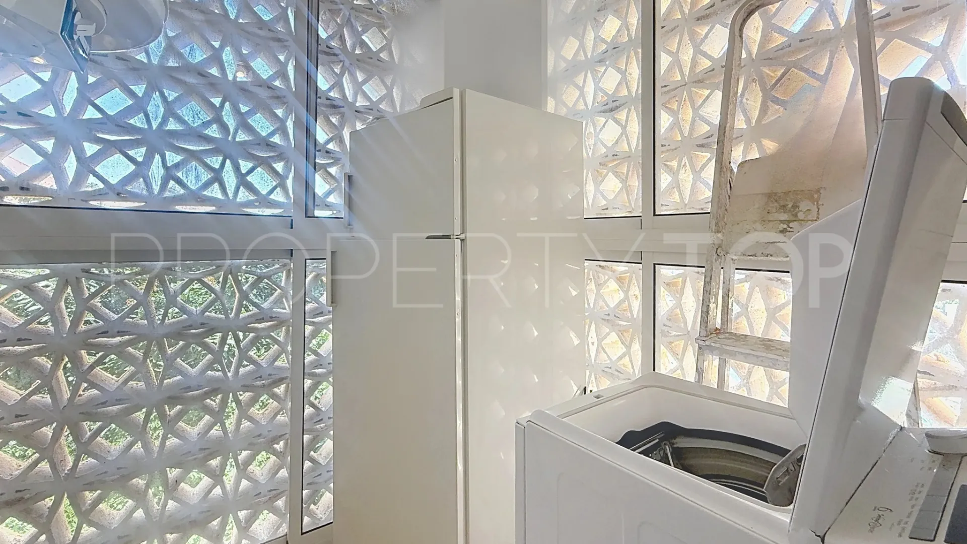 Se vende apartamento en Estepona Puerto con 3 dormitorios